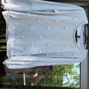 Sweatshirt with bell sleeves and pearls